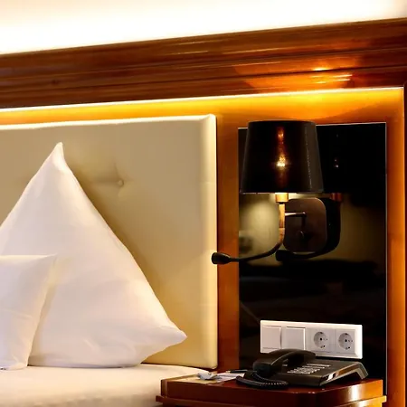 Schloss Hotell 4*
