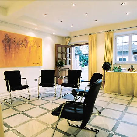Schloss 4*