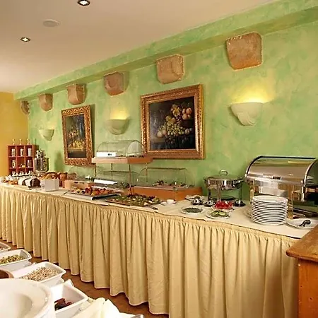 Schloss 4* Edesheim