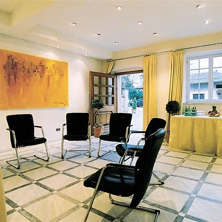 Schloss 4*
