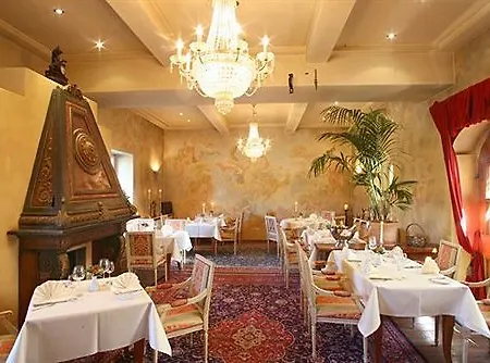 Schloss 4*