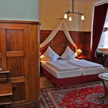 Schloss 4*